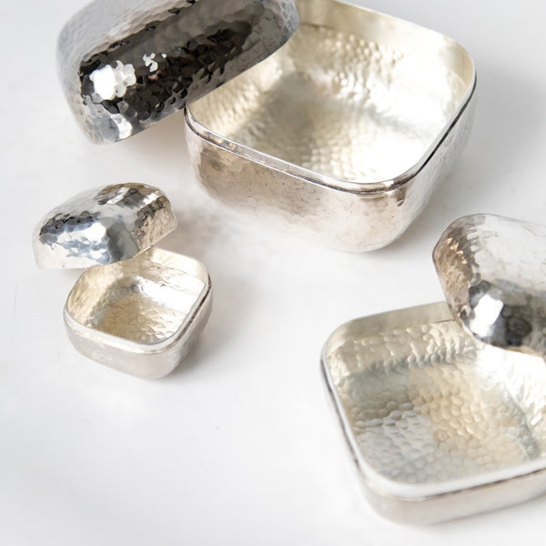 VINTAGE HAMMERED LIDDED SILVER TONE BOXES