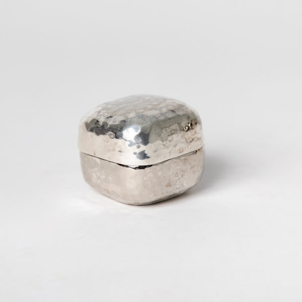 VINTAGE HAMMERED LIDDED SILVER TONE BOXES