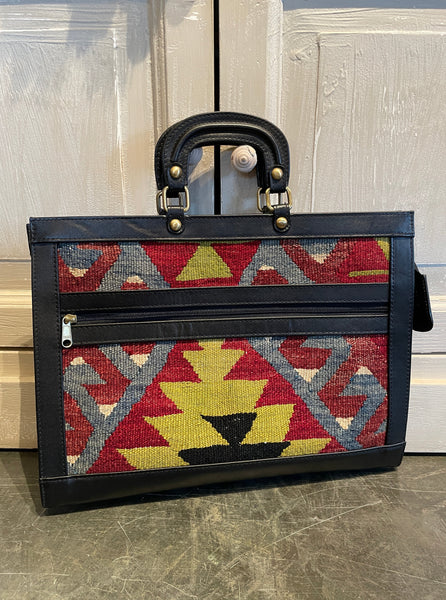 KILIM ATTACHE