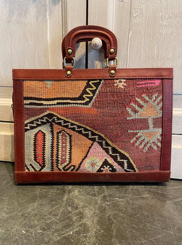 KILIM ATTACHE