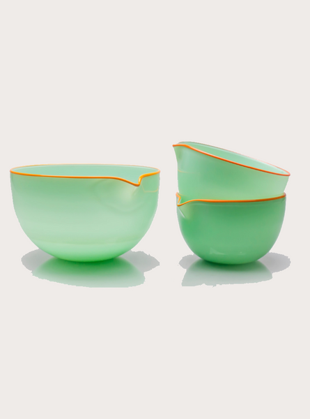 LARGE SPOUTED GLASS BOWL